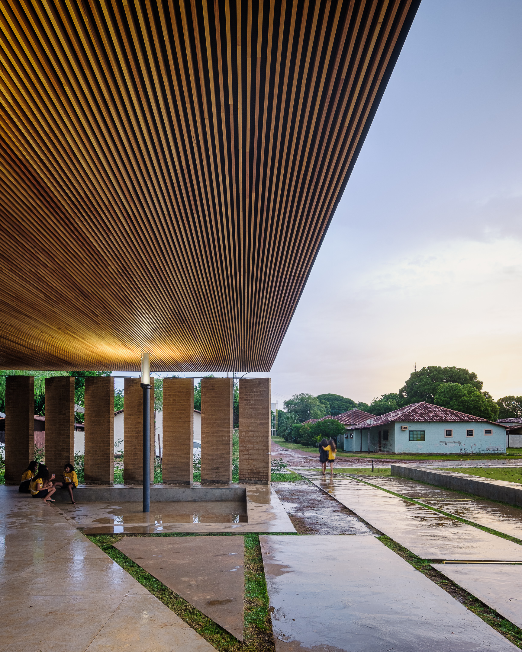 Featured image for “Dining Hall at Canuanã Farm-School in Formoso do Araguaia, Brazil”